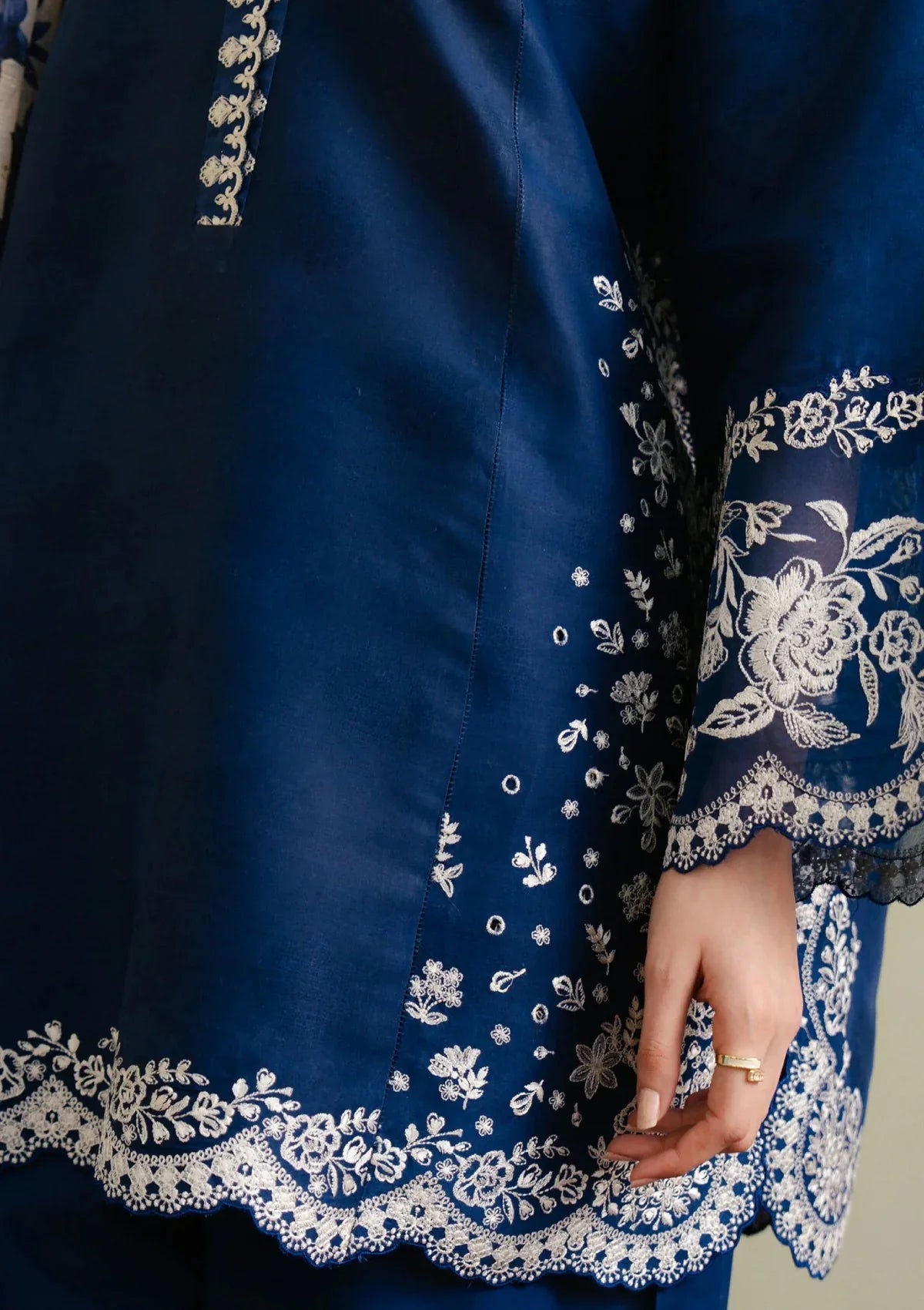 JAZMIN-3PC DHANAK EMBROIDERED SUIT GUL18